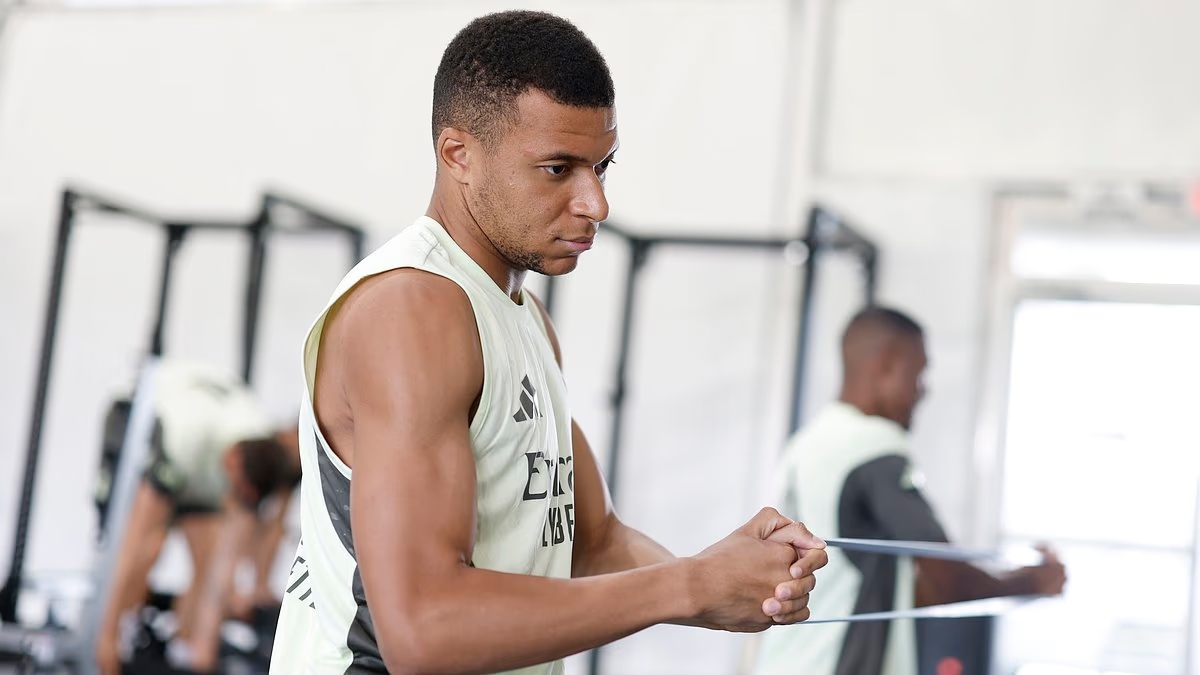 Mbappe và Quả bóng vàng 2025: Cơ hội mong manh giữa tầm ảnh hưởng của Ousmane Dembele