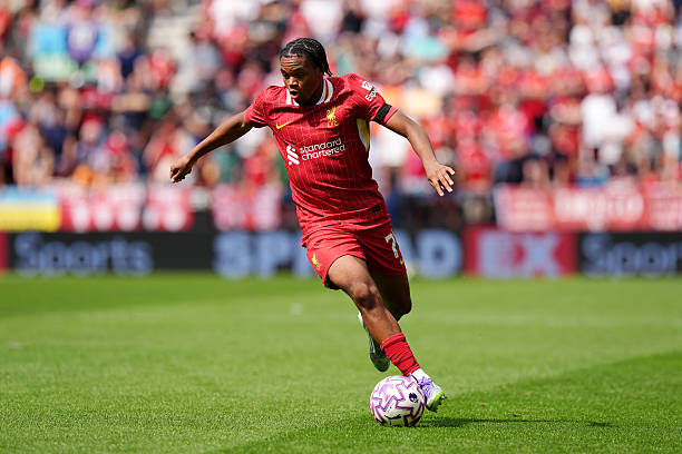 Thần đồng 16 tuổi Rio Ngumoha: Liệu giấc mơ Quả bóng Vàng có thành hiện thực tại Anfield?