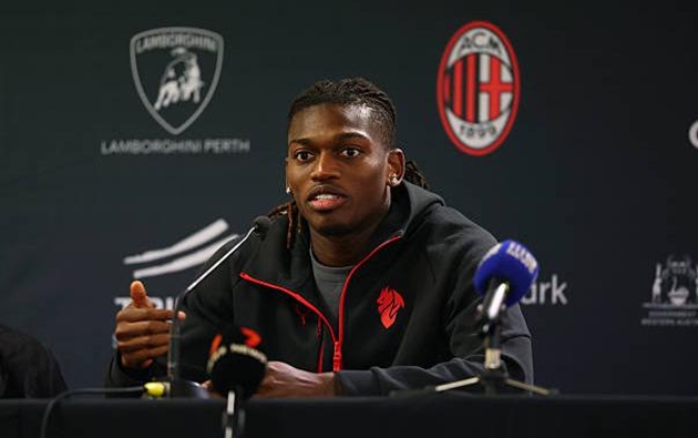 Cách mạng chiến thuật của AC Milan dưới thời Max Allegri: Liệu 3-5-2 có thành công?